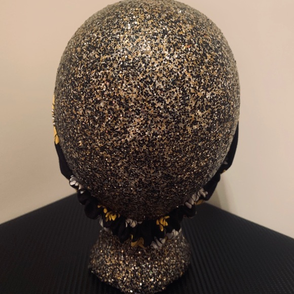 Daisy Turban Style Head Band - Picture 3 of 8